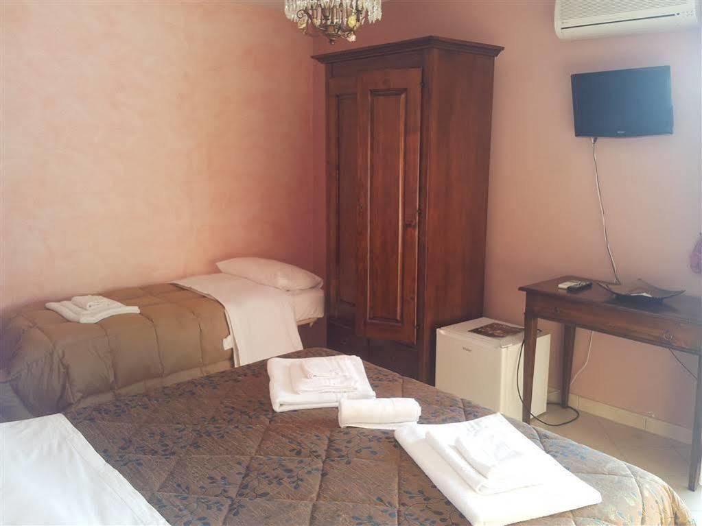 Piazza Salento Bed & Breakfast Lecce Ngoại thất bức ảnh